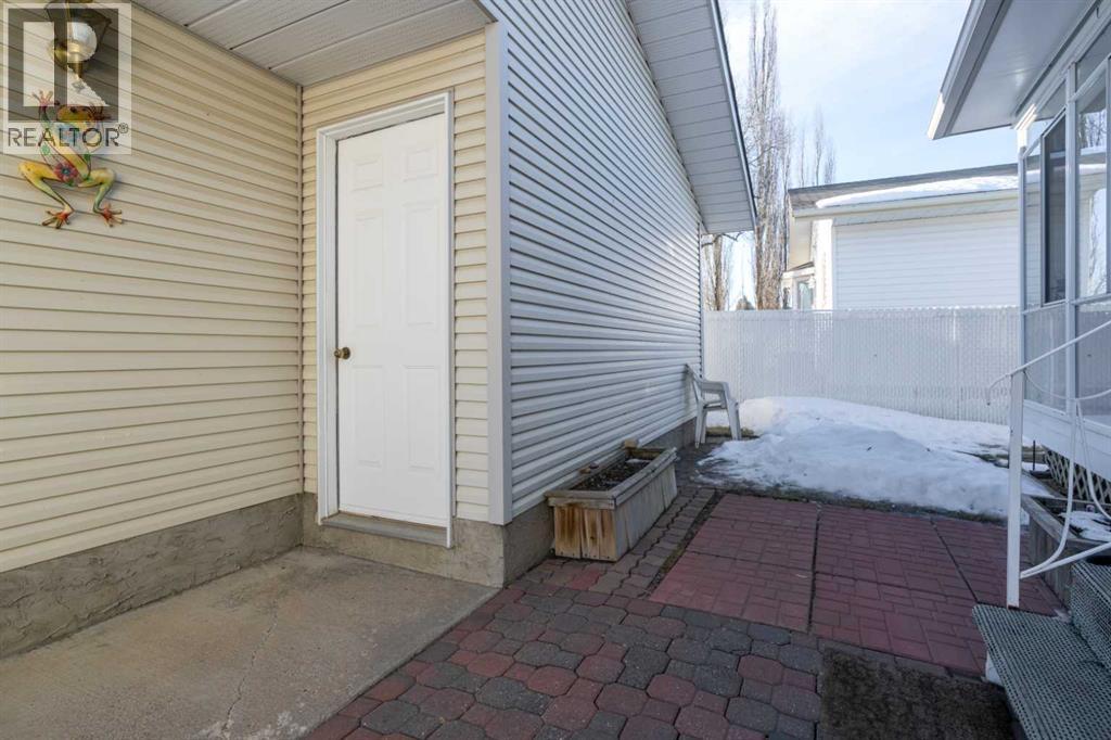 Single Family House Bungalow for Sale in   Avenue Victoria Park Camrose 