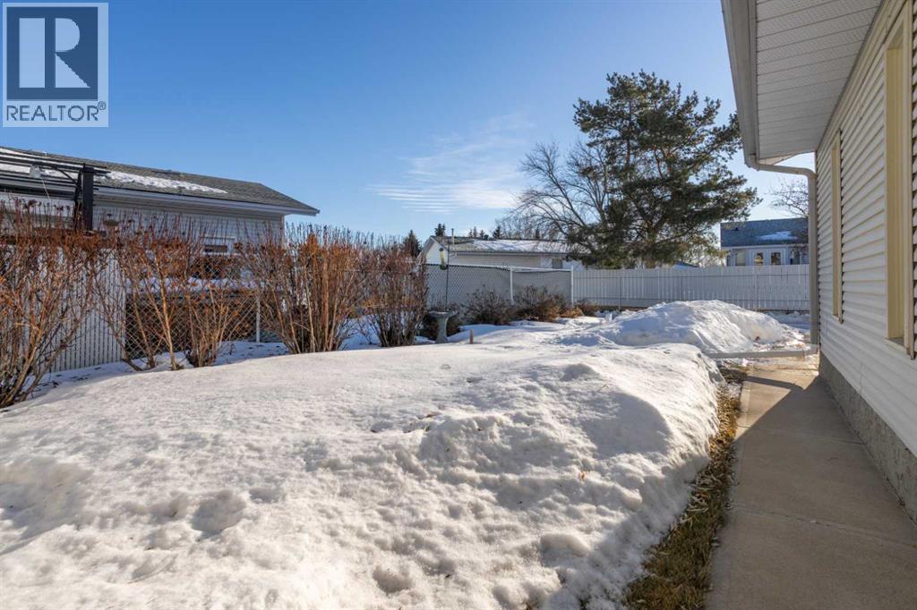 Single Family House Bungalow for Sale in   Avenue Victoria Park Camrose 