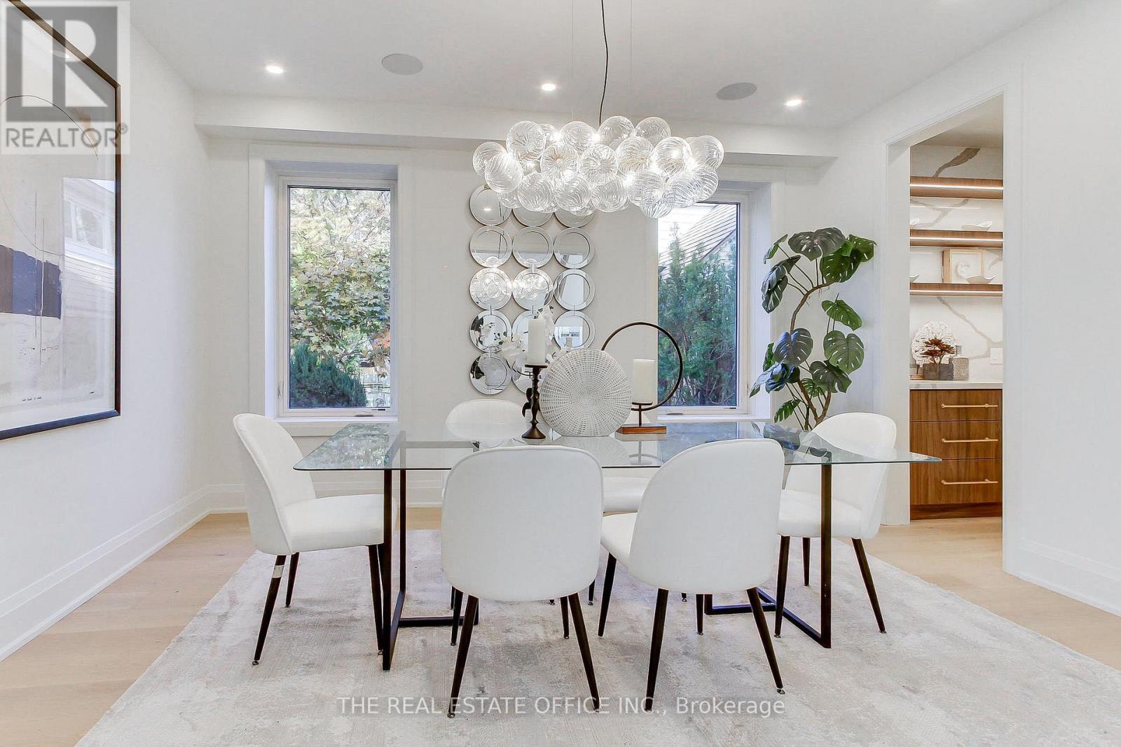 18 BEAVERBROOK AVENUE - Photo 2 of 46, Toronto (Princess-Rosethorn), Ontario