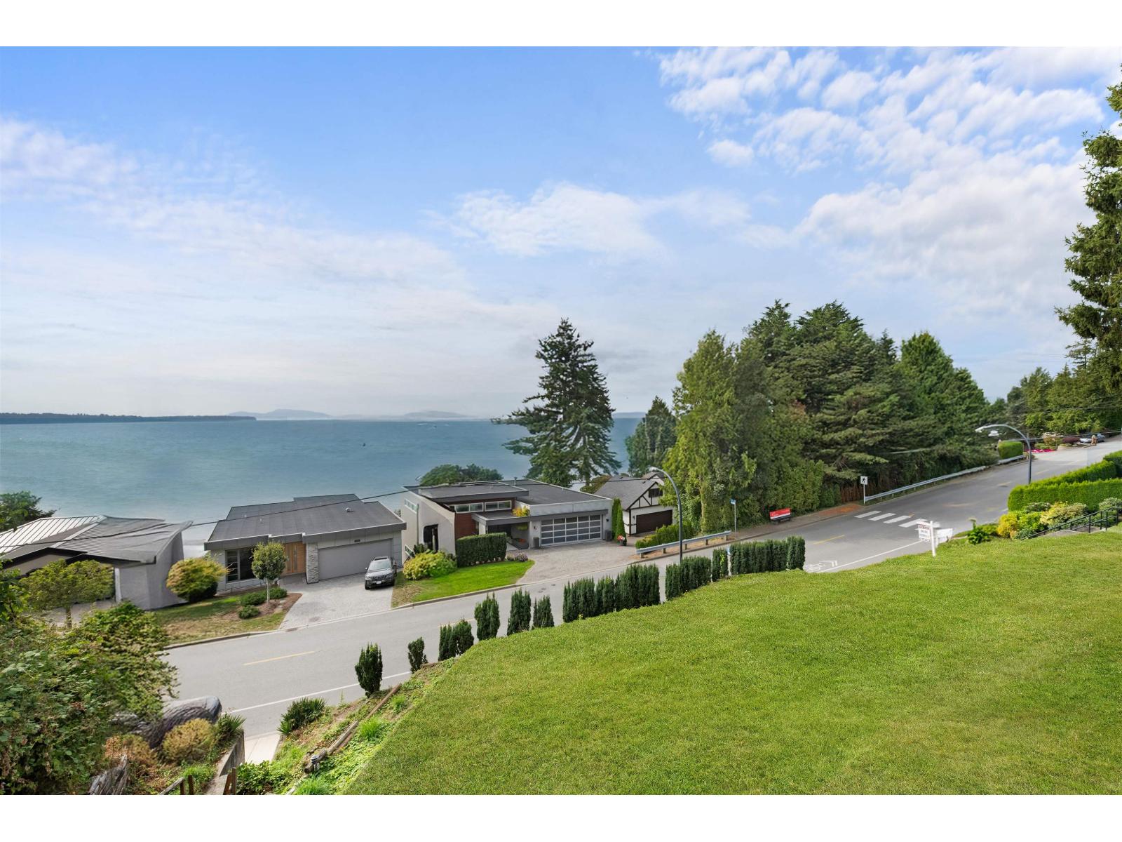 14310 SUNSET DRIVE, White Rock