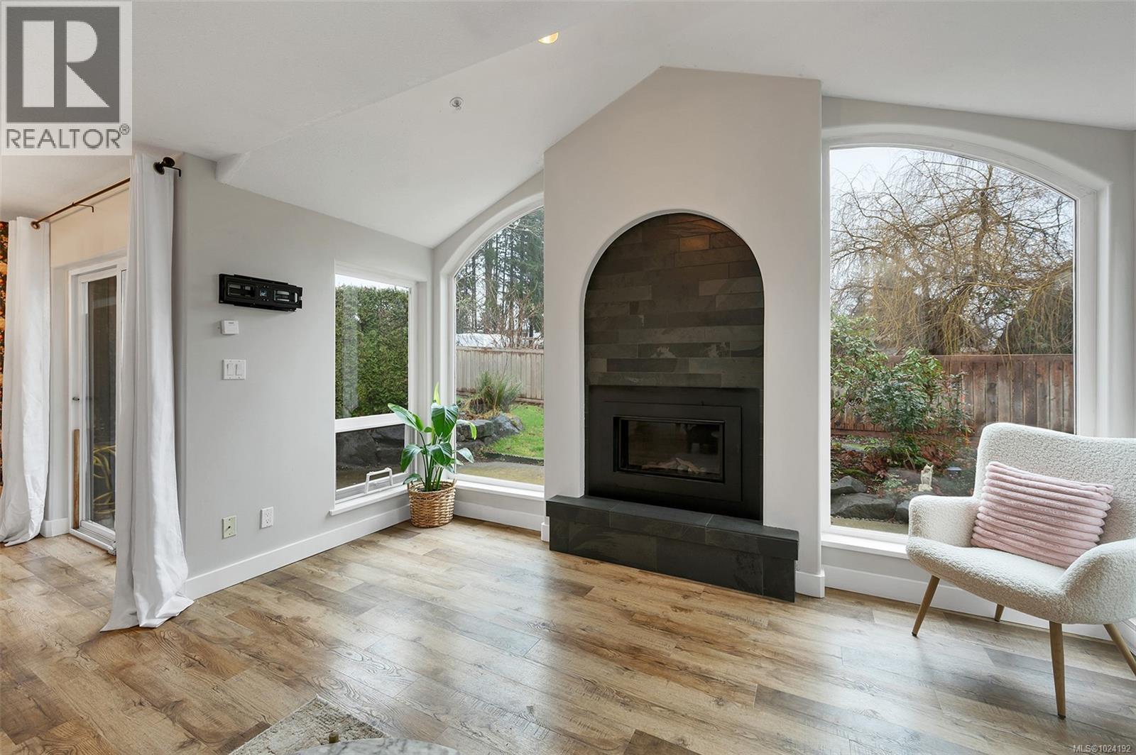 25 251 McPhedran Rd, Campbell River