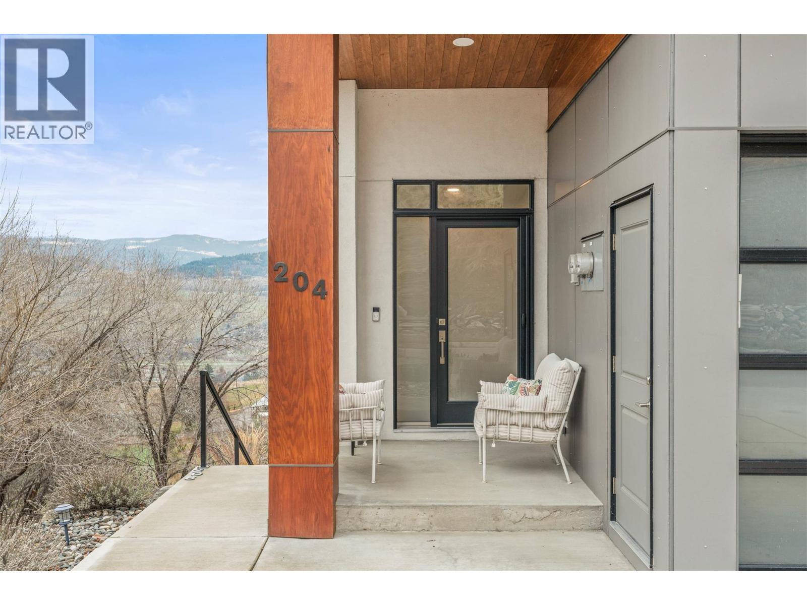  204 Vineyard Way, Vernon