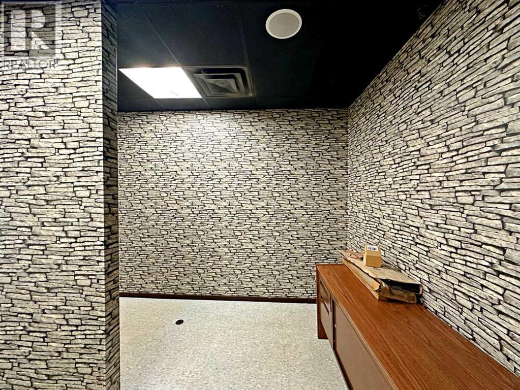 9906 Franklin Avenue, Fort McMurray