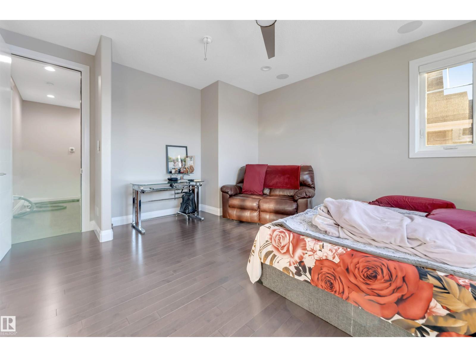 2029 89B ST SW, Edmonton