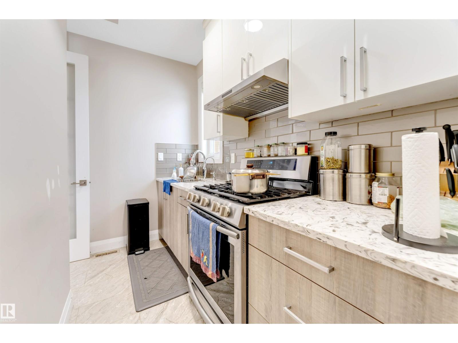 2029 89B ST SW, Edmonton