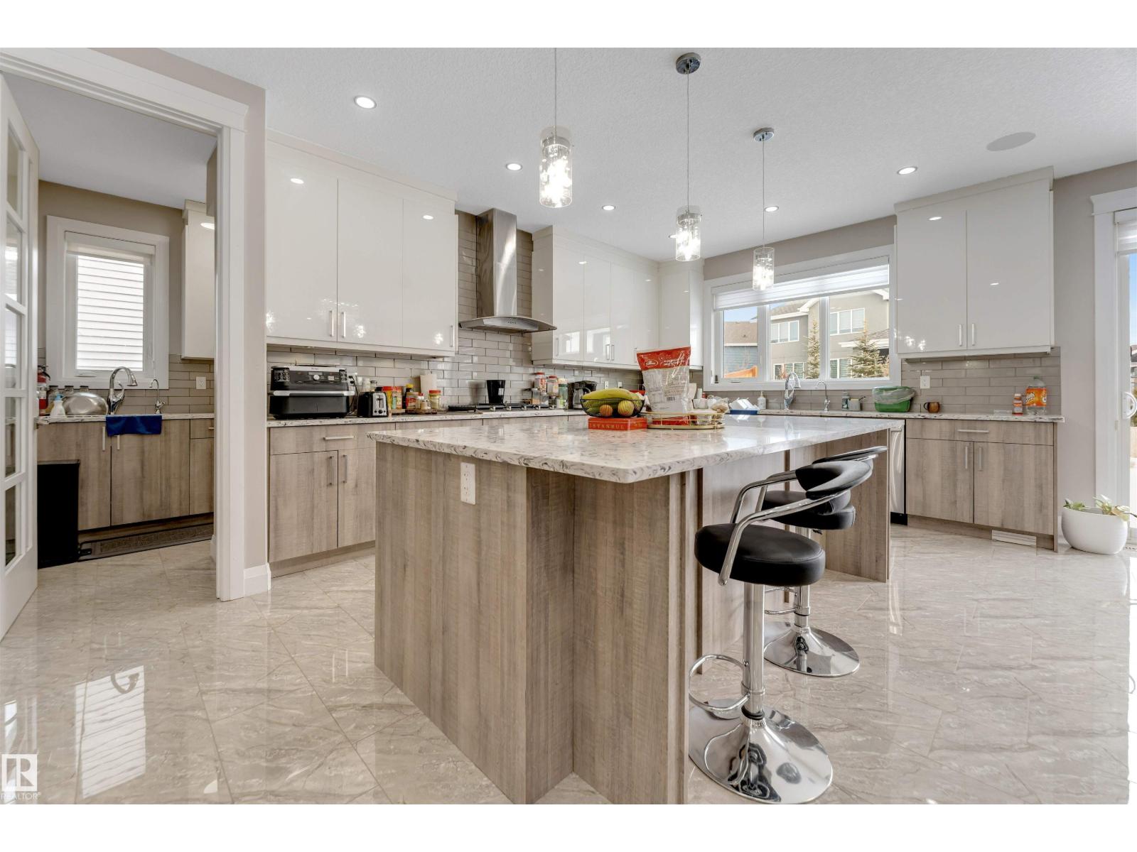 2029 89B ST SW, Edmonton