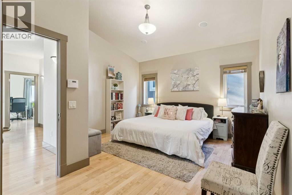 Single Family House for Sale in  Westmount Road NW Hillhurst Calgary 