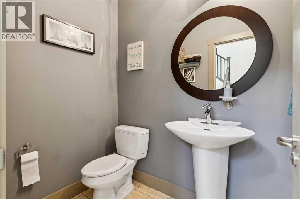 Single Family House for Sale in  Westmount Road NW Hillhurst Calgary 