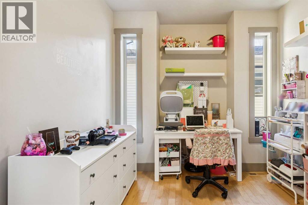 Single Family House for Sale in  Westmount Road NW Hillhurst Calgary 