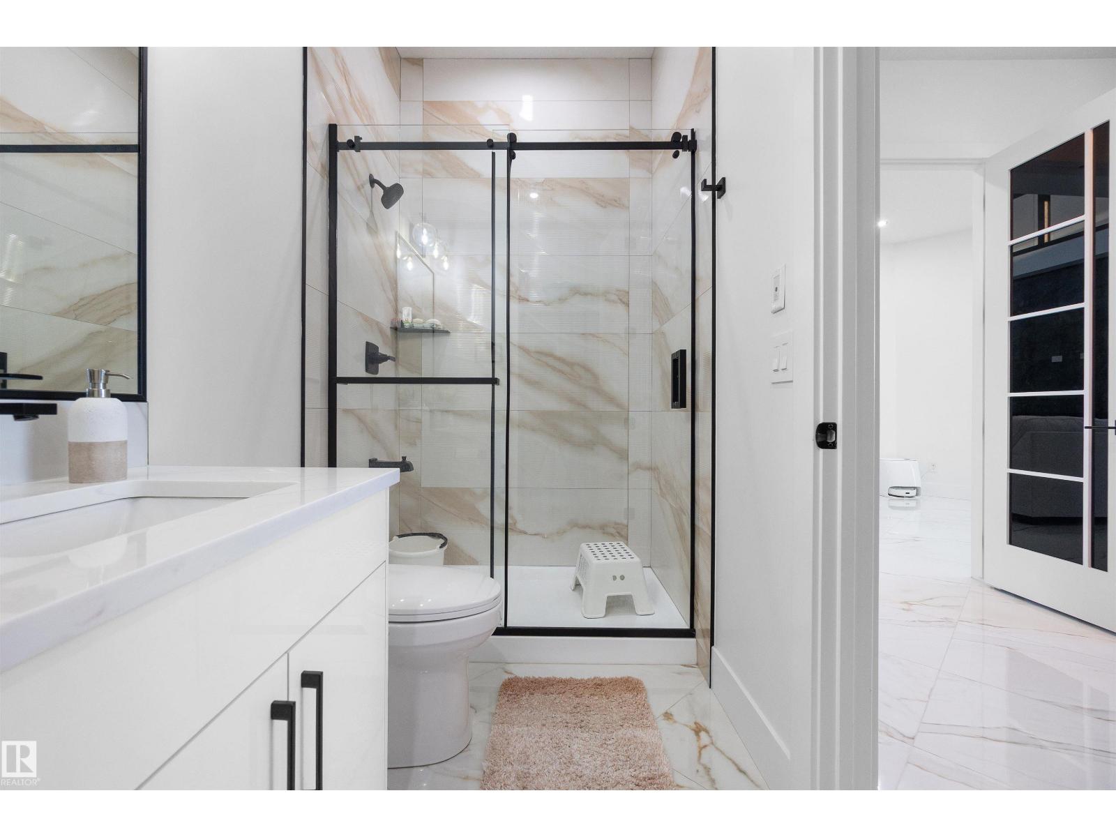 3904 Ginsburg CR NW, Edmonton