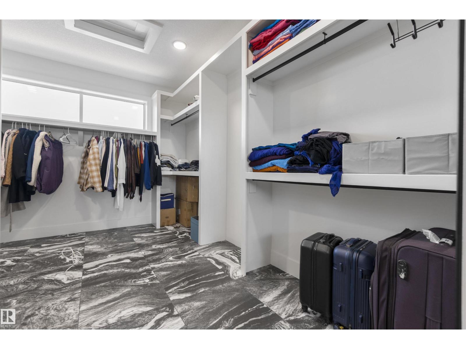 3904 Ginsburg CR NW, Edmonton