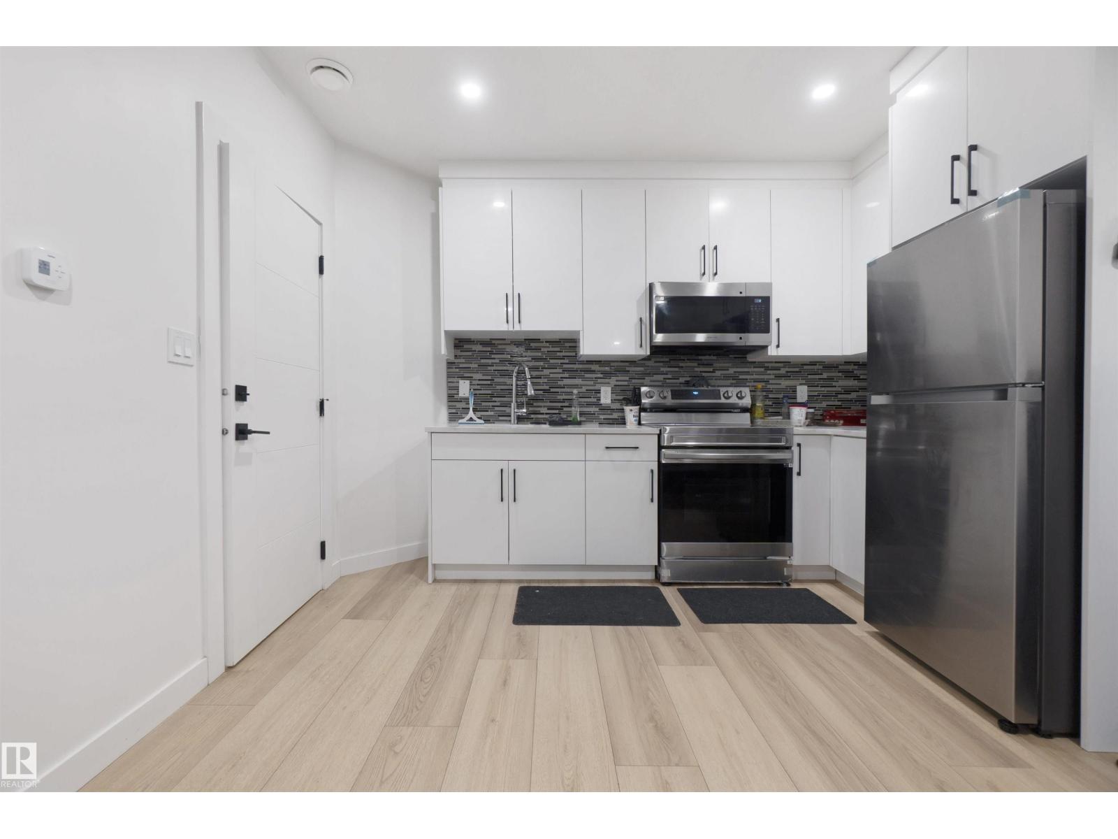 3904 Ginsburg CR NW, Edmonton