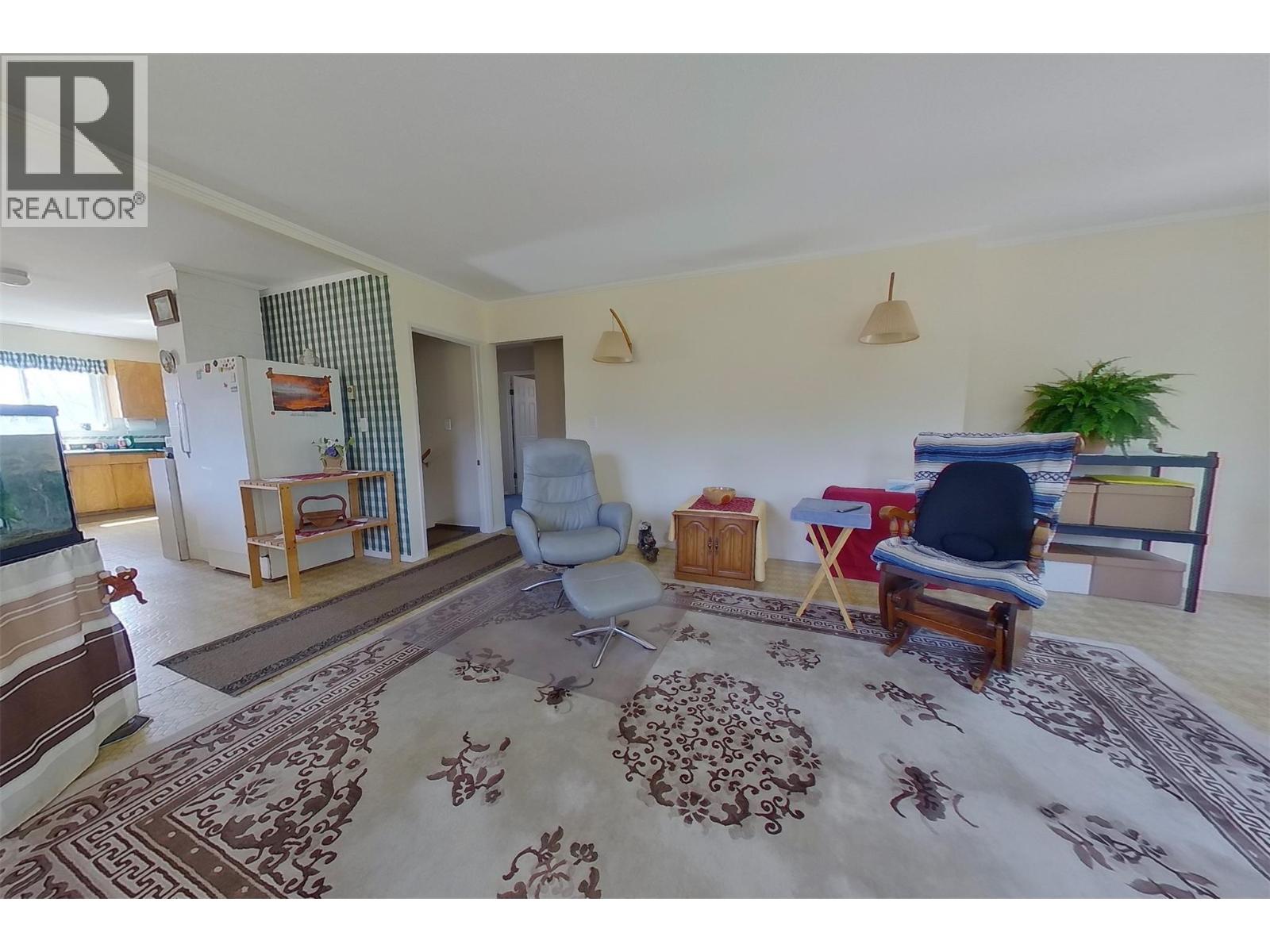  2813 3 Highway, Creston - Image 1
