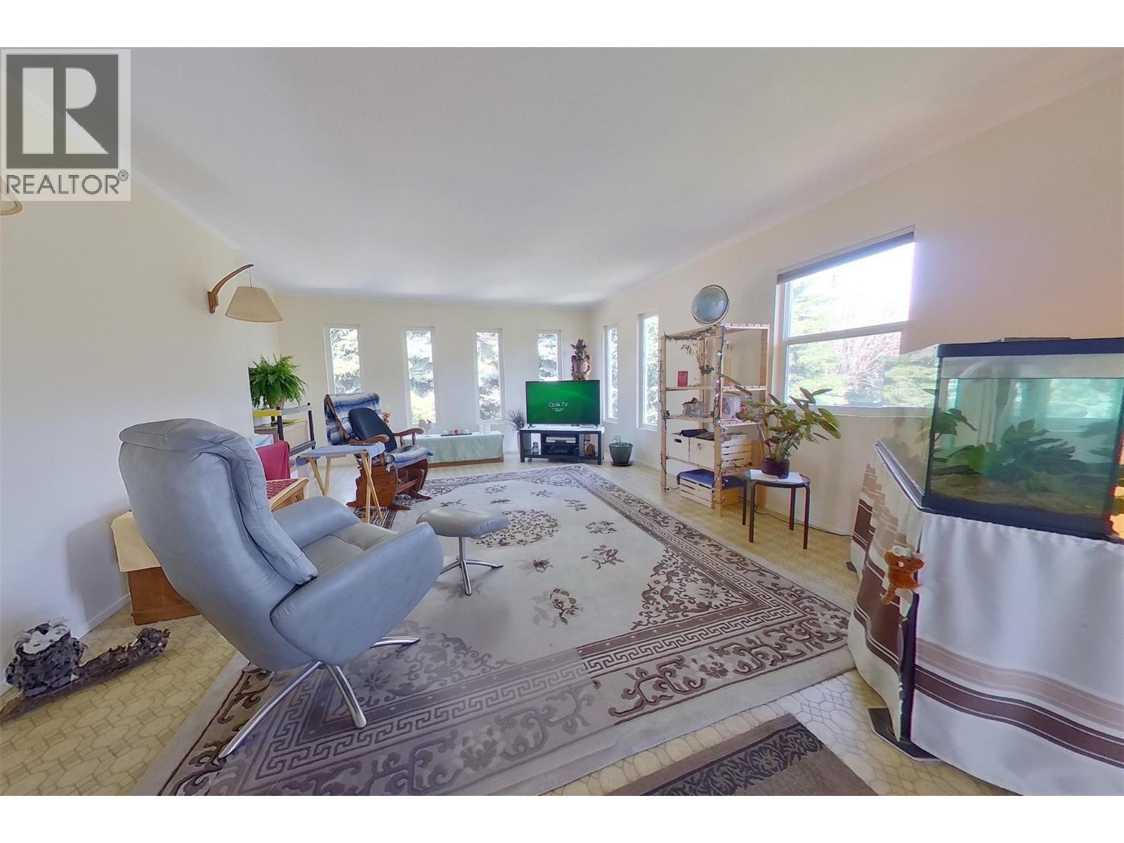  2813 3 Highway, Creston - Image 1