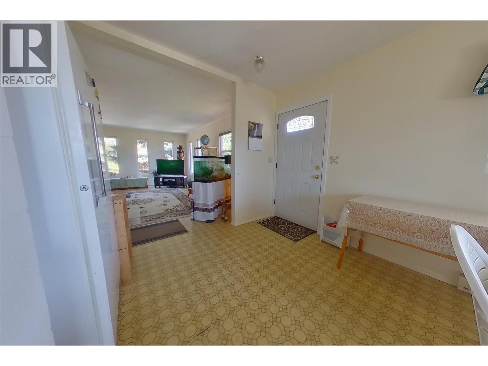  2813 3 Highway, Creston - Image 1
