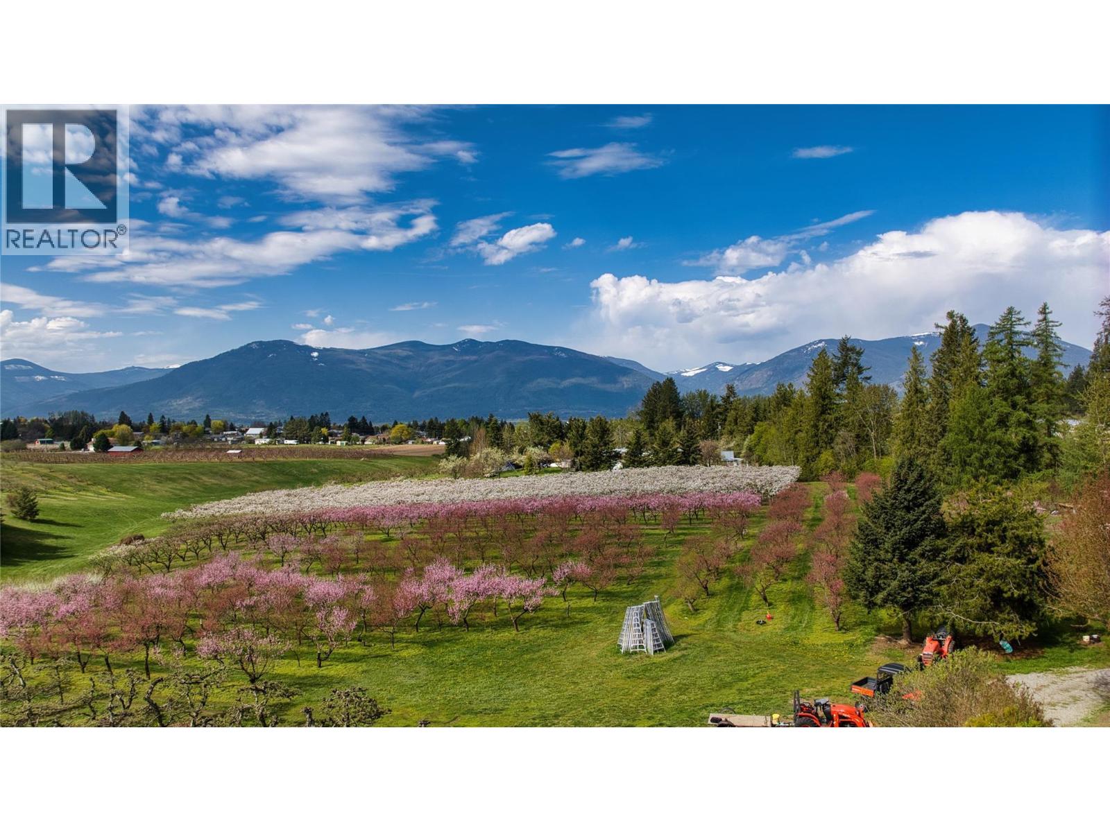 2813 3 Highway, Creston - Image 1