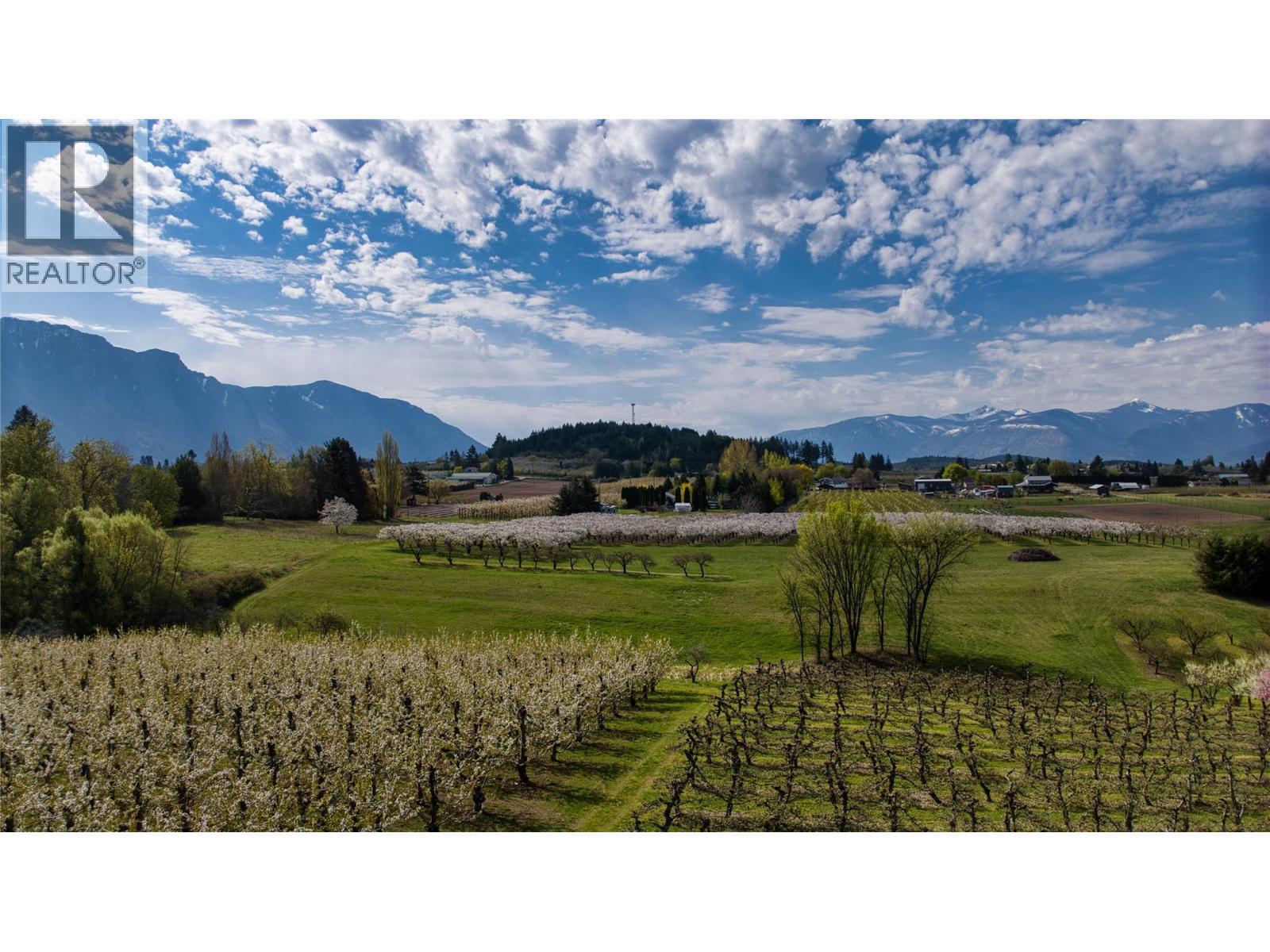  2813 3 Highway, Creston - Image 1
