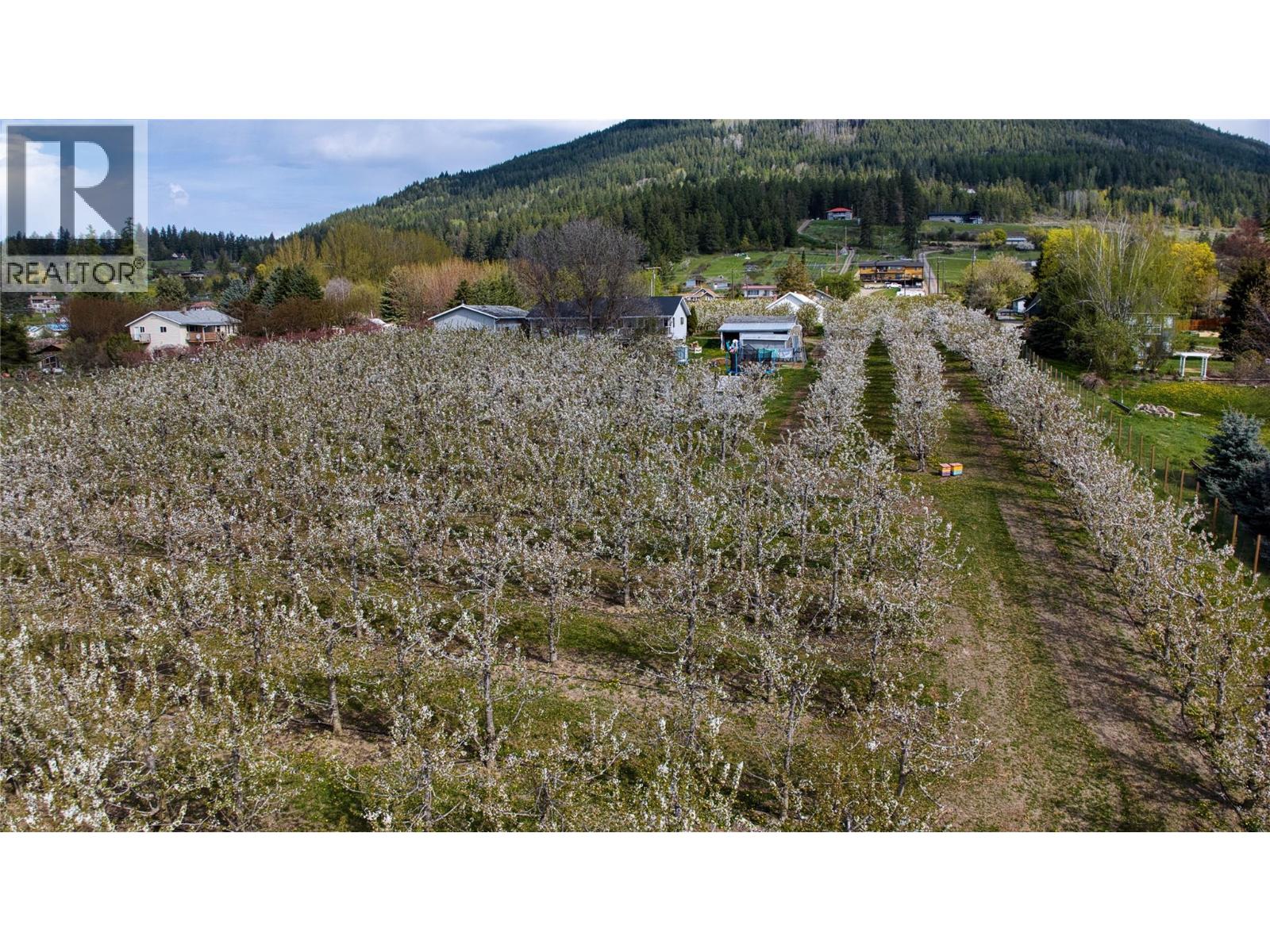  2813 3 Highway, Creston - Image 1