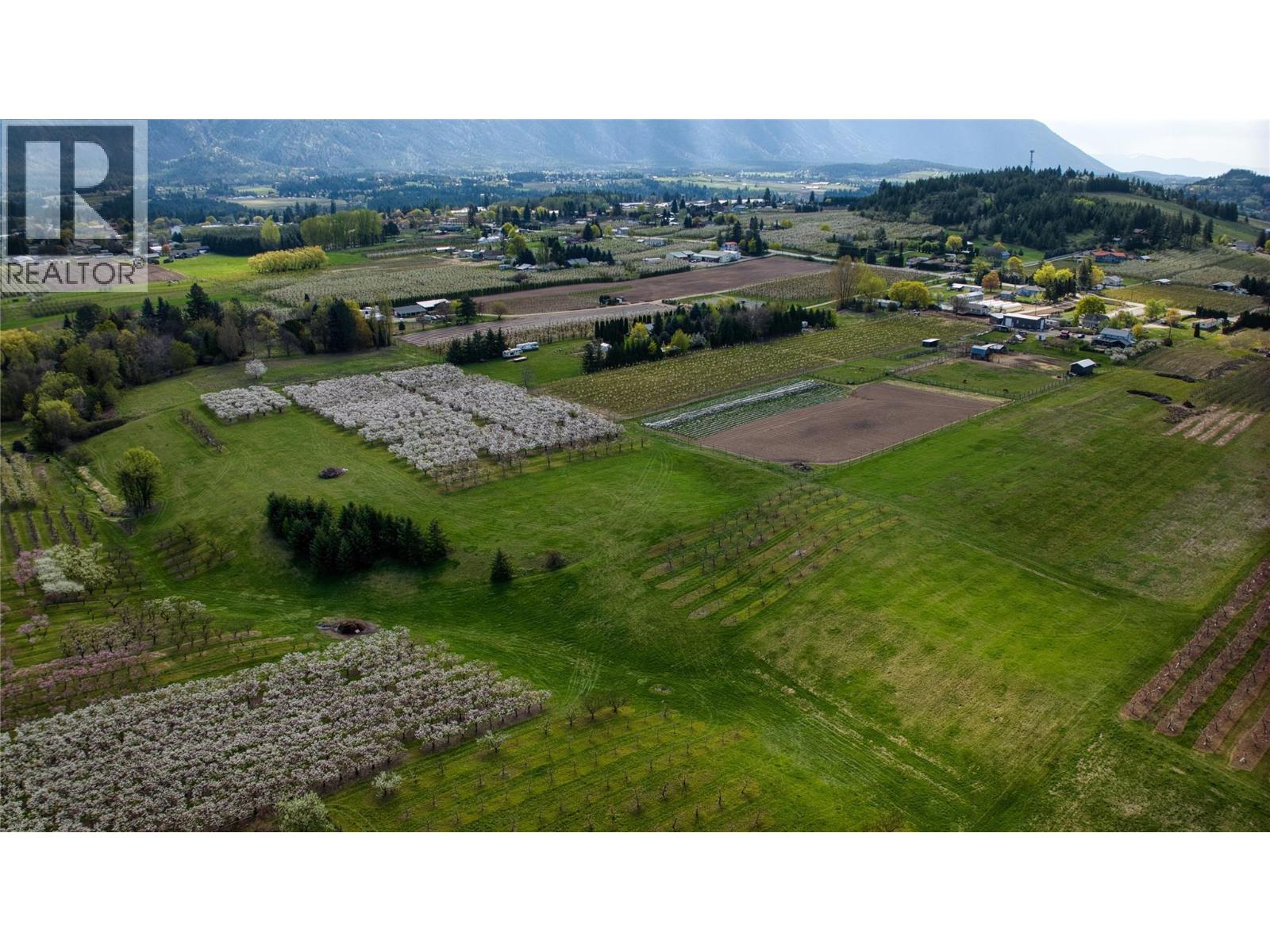  2813 3 Highway, Creston - Image 1