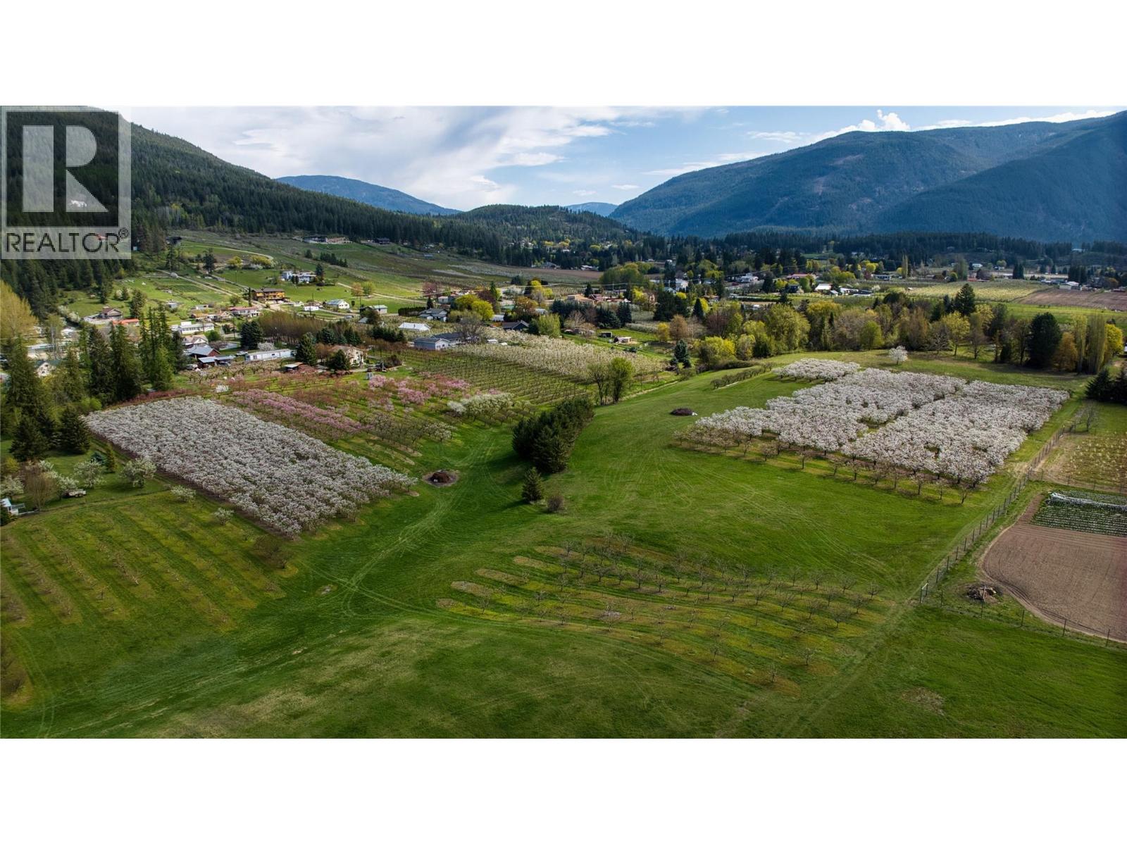  2813 3 Highway, Creston - Image 1