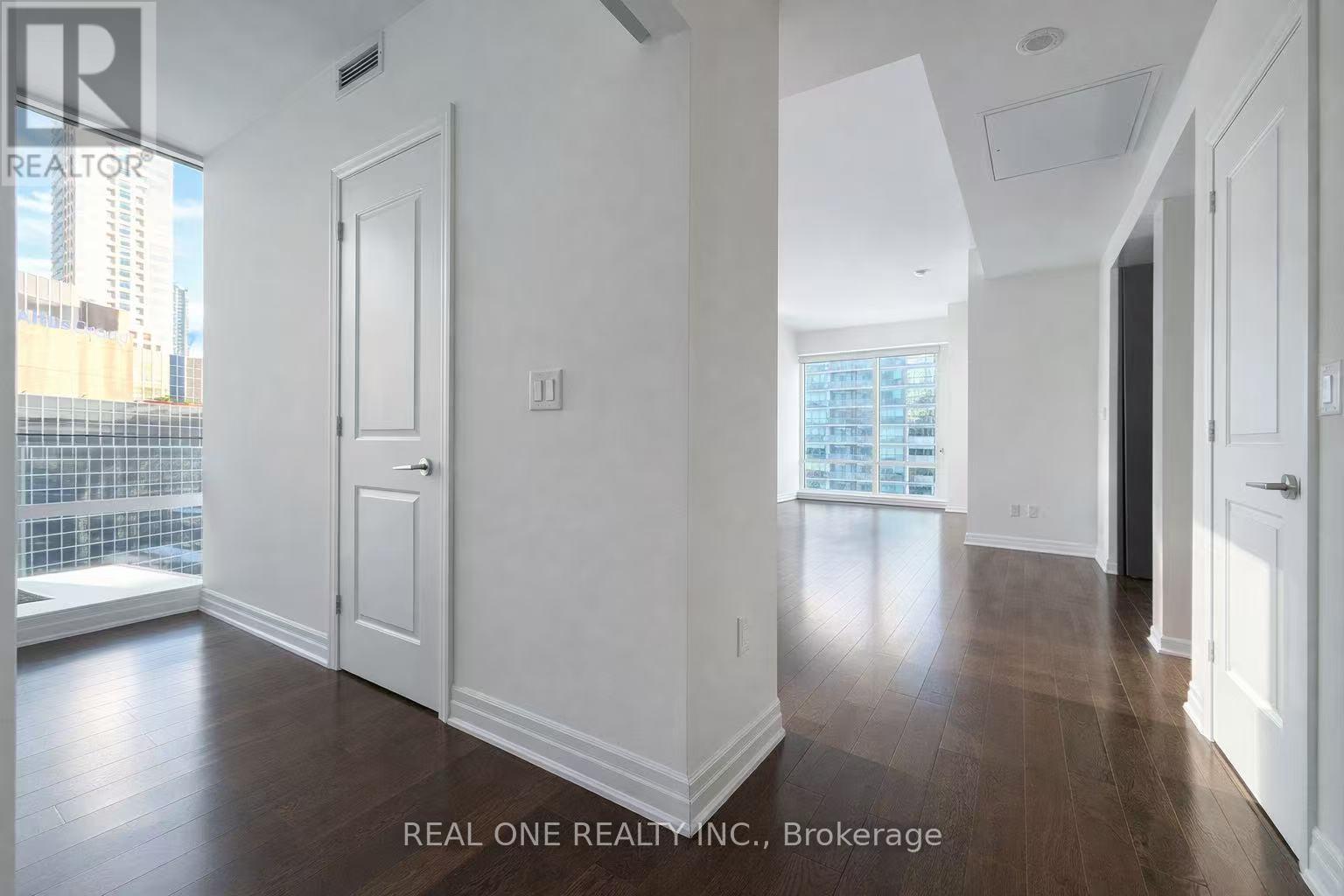 #1107 8 THE ESPLANADE AVENUE - 11