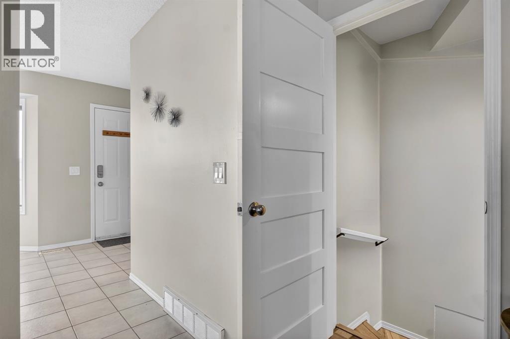 Single Family House for Sale in  Bedford Manor NE Beddington Heights Calgary 