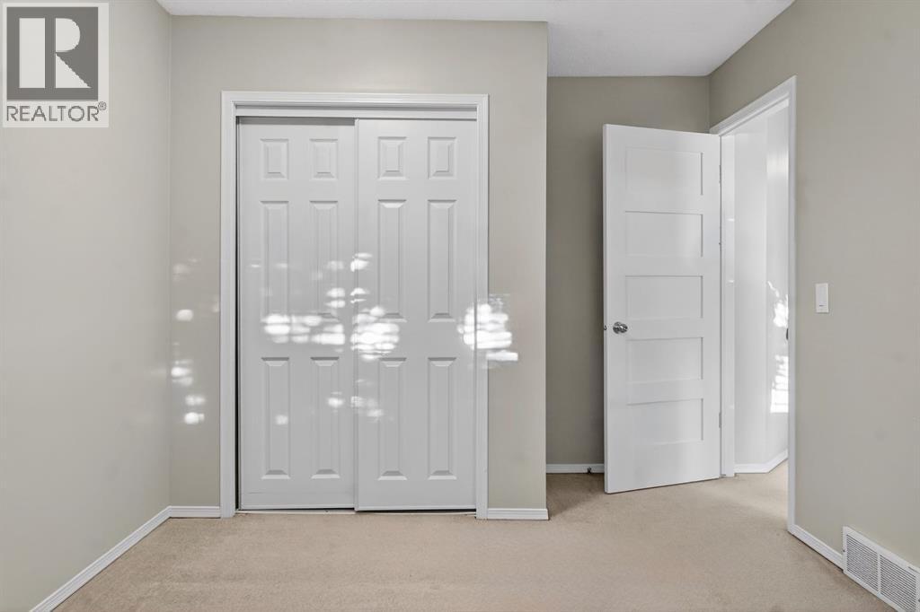 Single Family House for Sale in  Bedford Manor NE Beddington Heights Calgary 