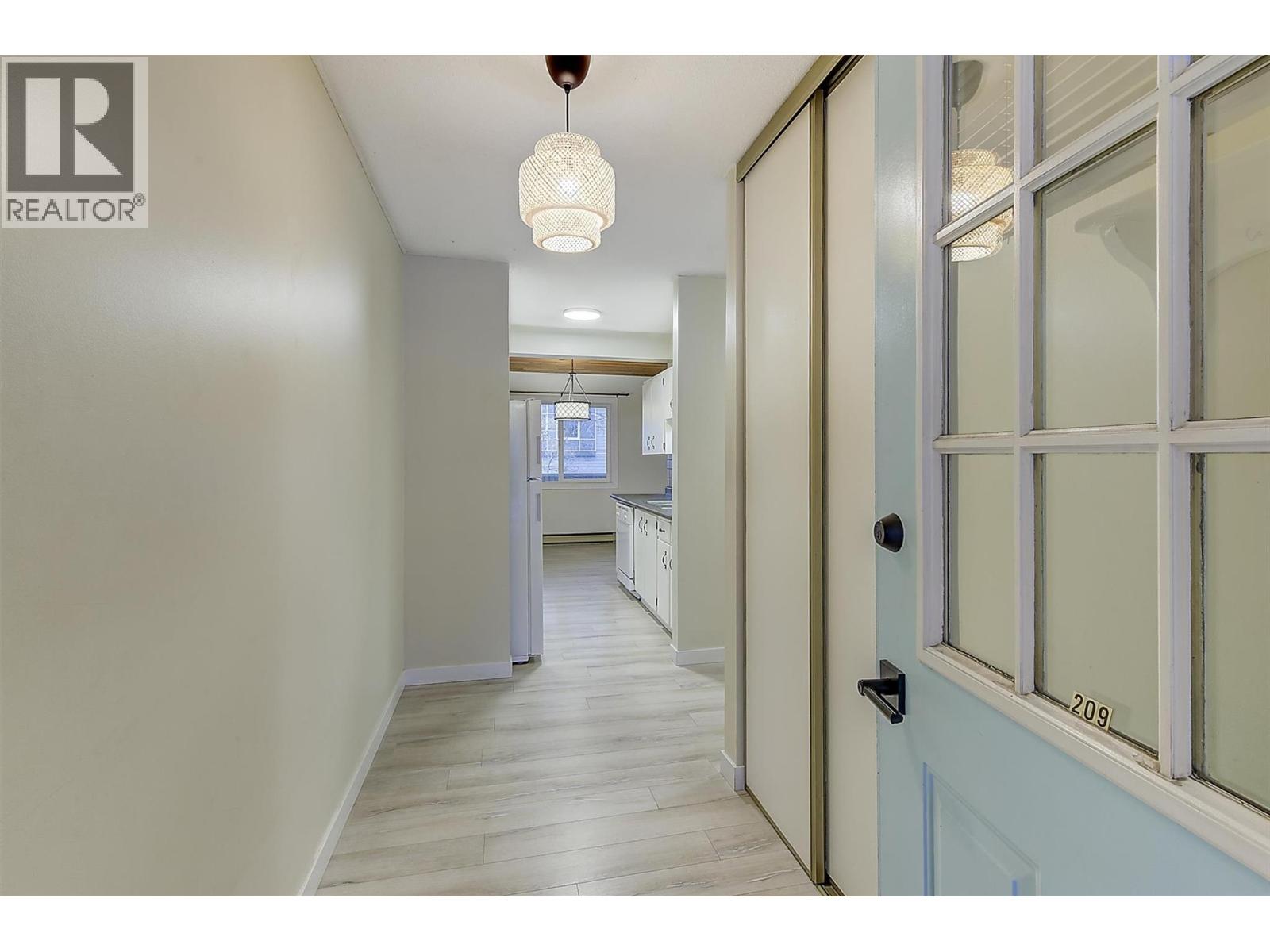 #209-240 McIntosh Road, Kelowna