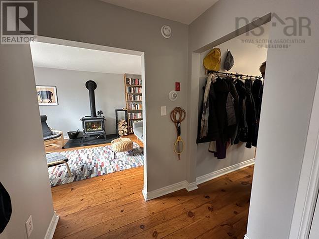 Property 22 of 50 of 9690 Grenville Street