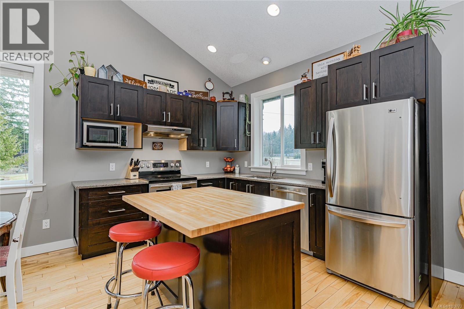 5729 Van Koy Rd, Duncan