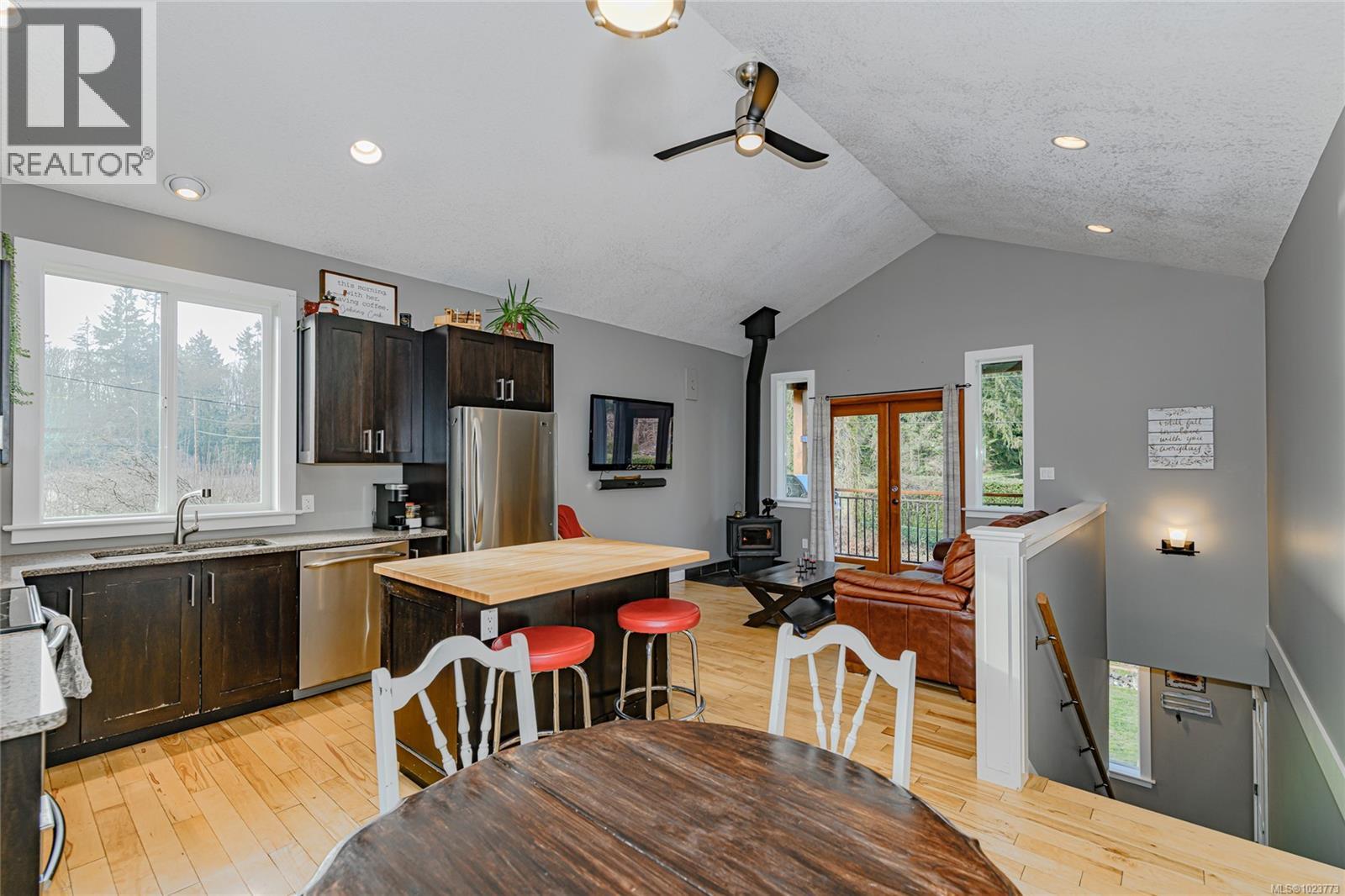 5729 Van Koy Rd, Duncan