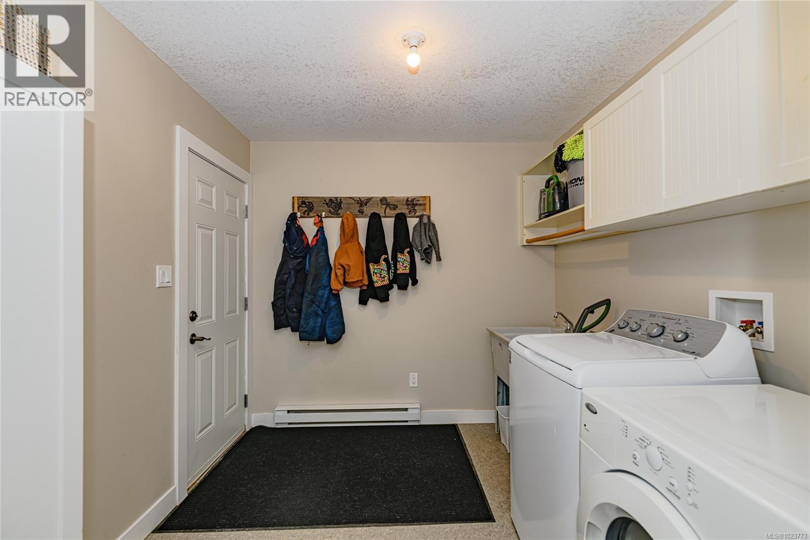 5729 Van Koy Rd, Duncan