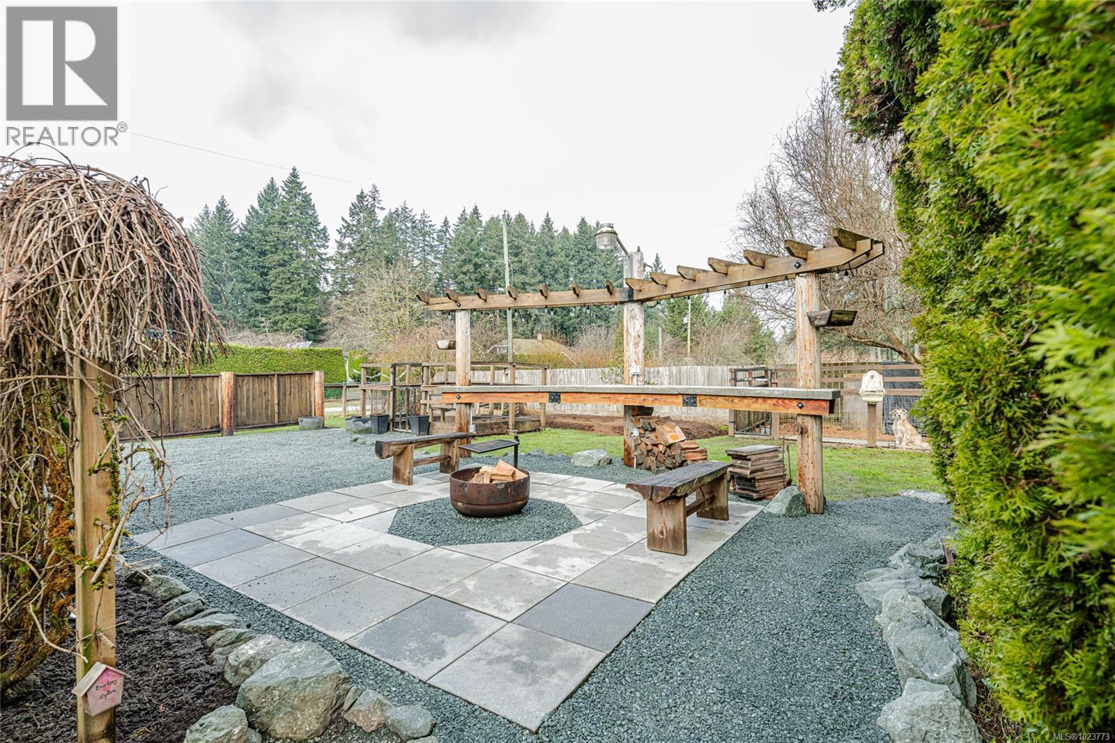 5729 Van Koy Rd, Duncan