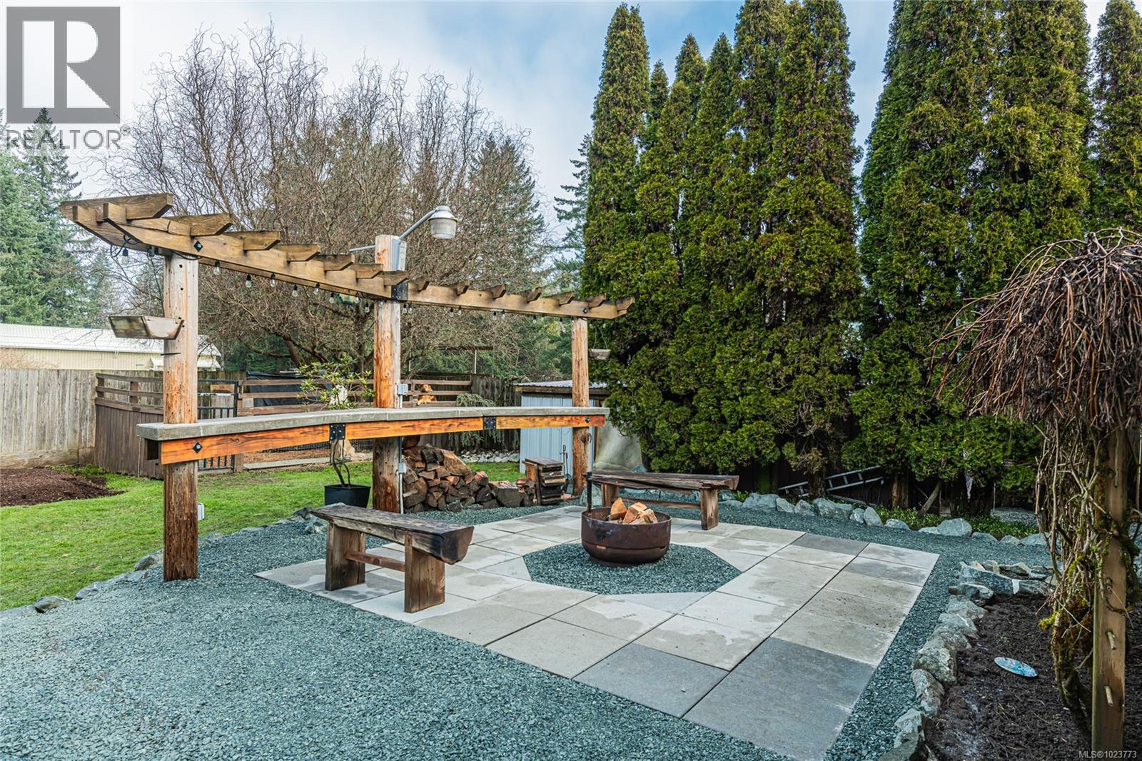 5729 Van Koy Rd, Duncan