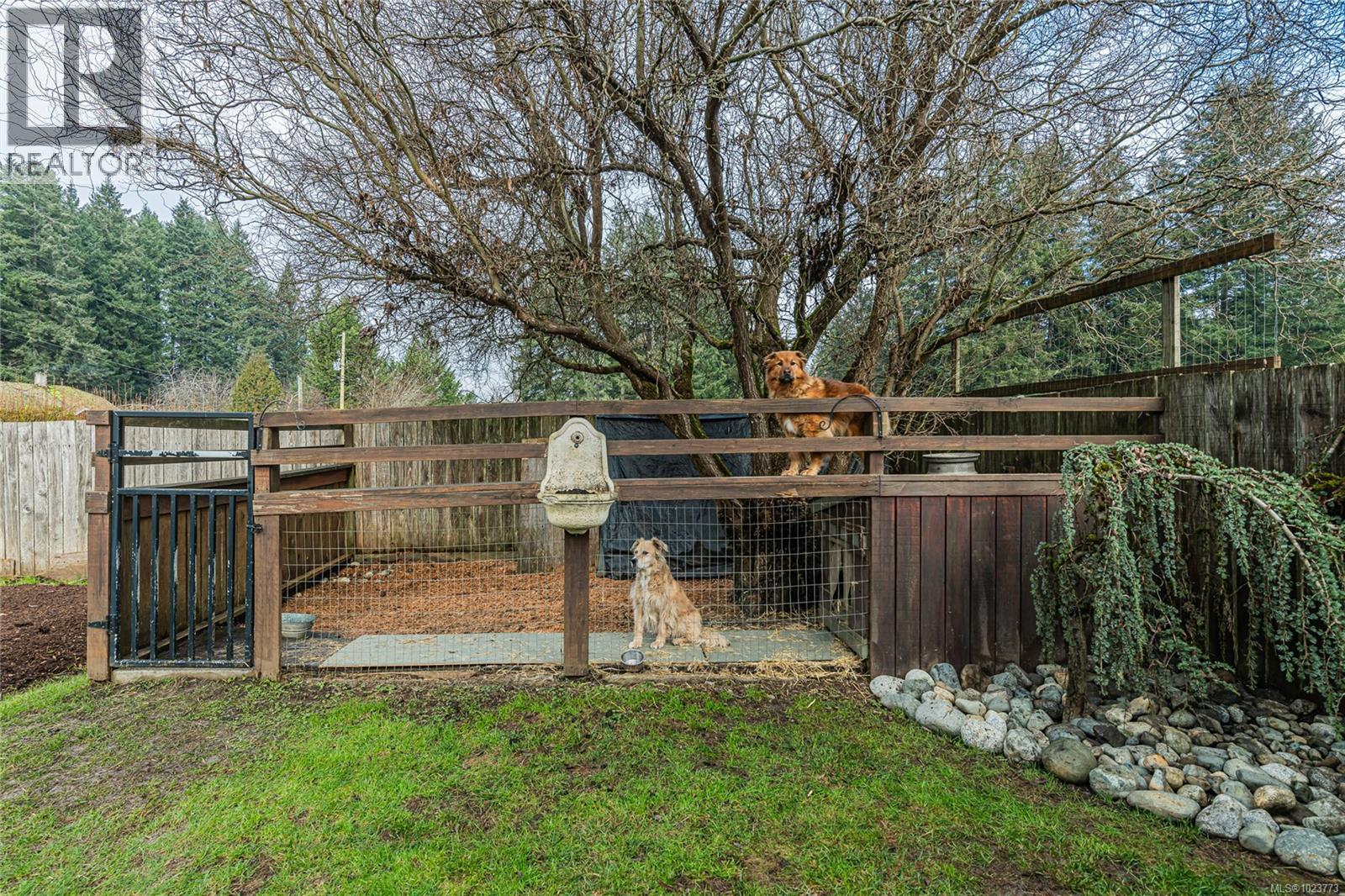 5729 Van Koy Rd, Duncan