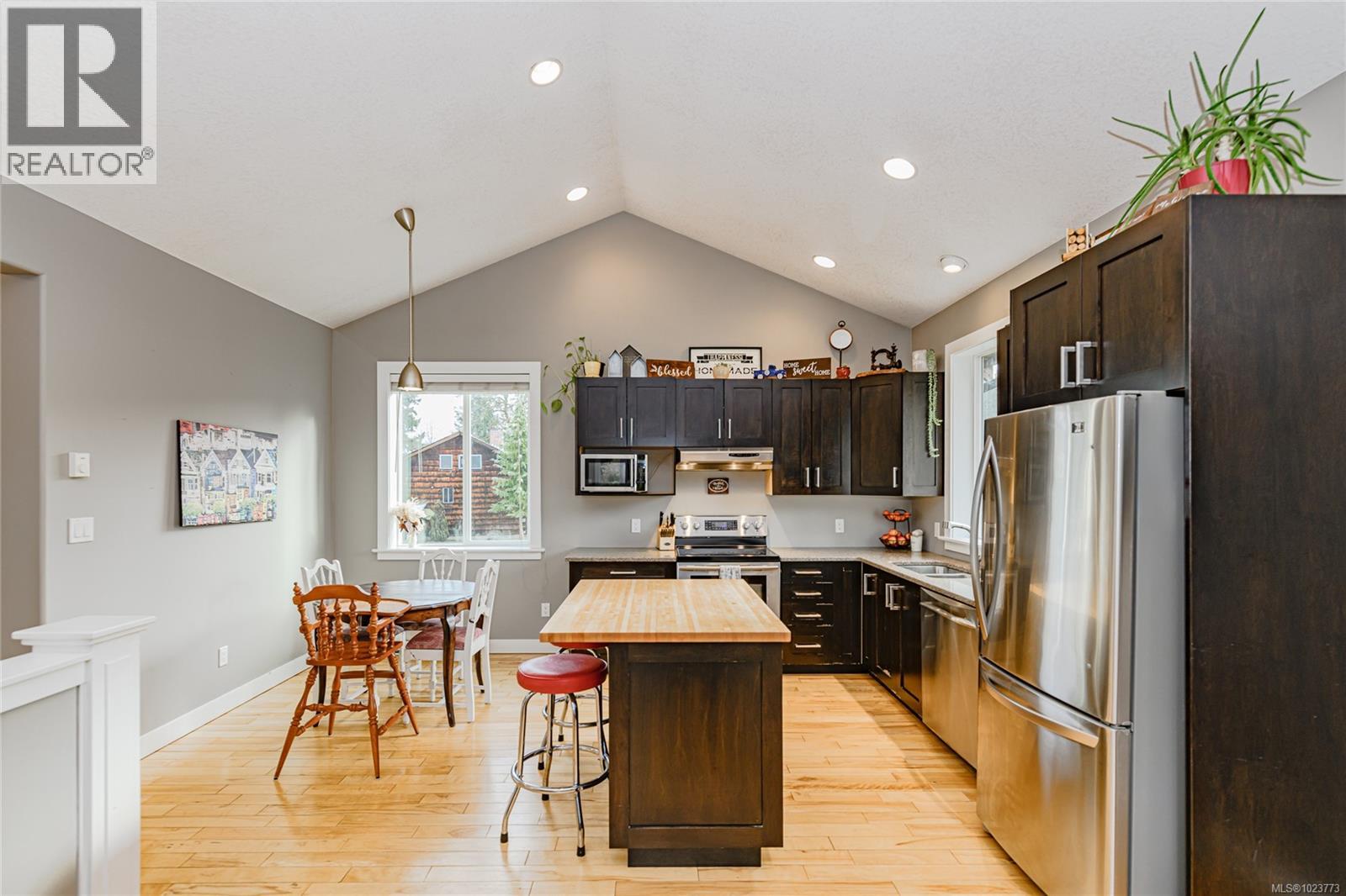 5729 Van Koy Rd, Duncan