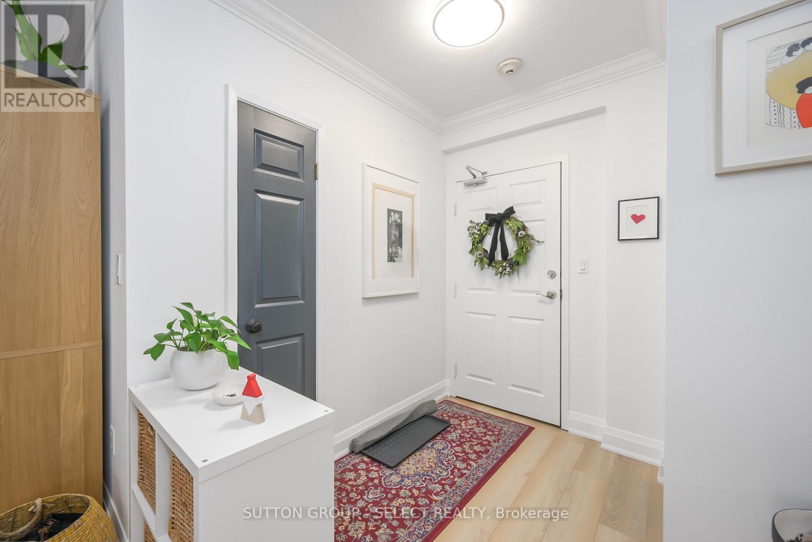 544 Talbot Unit 903 photo 2