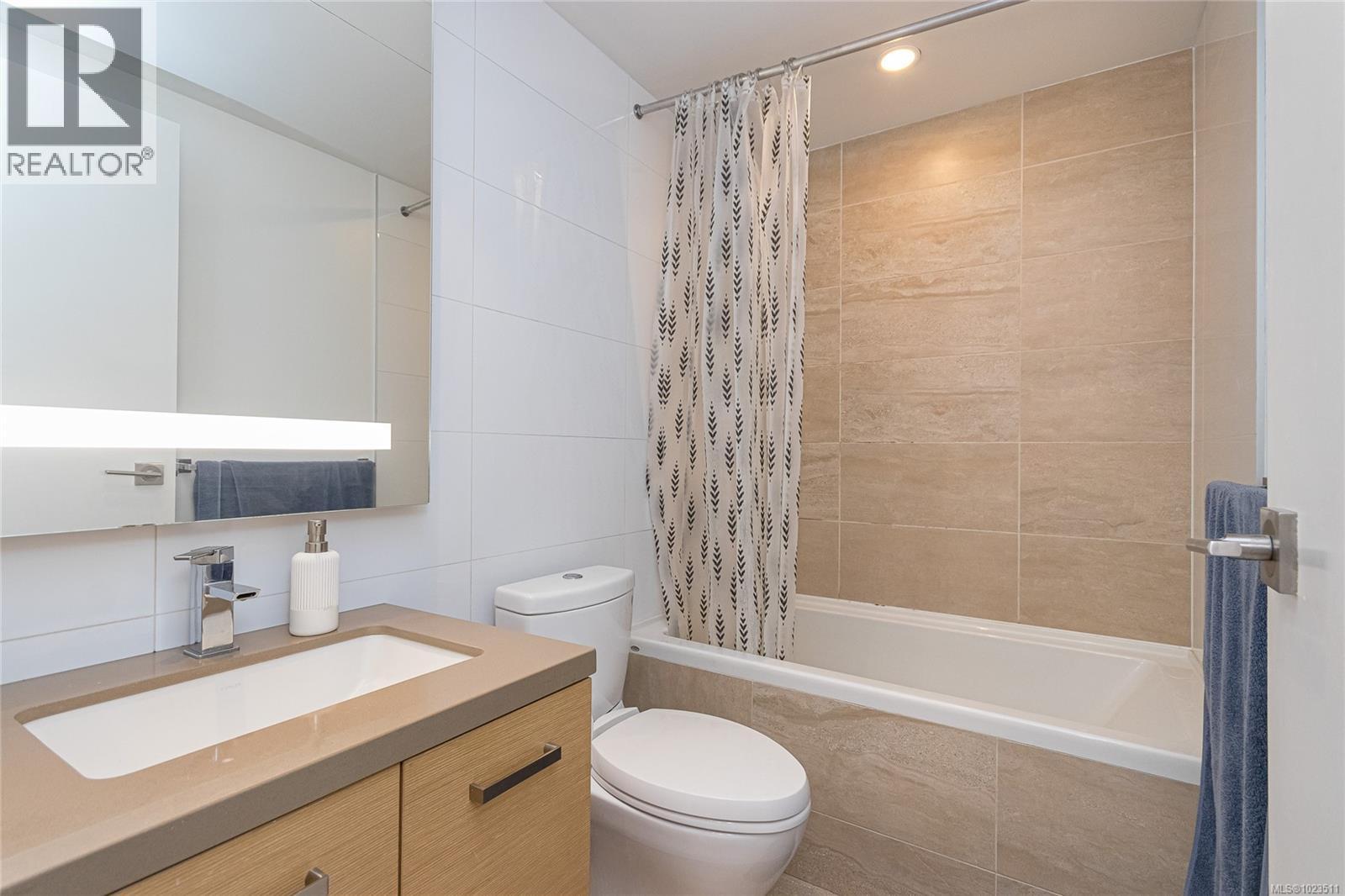 105 83 Saghalie Rd, Victoria