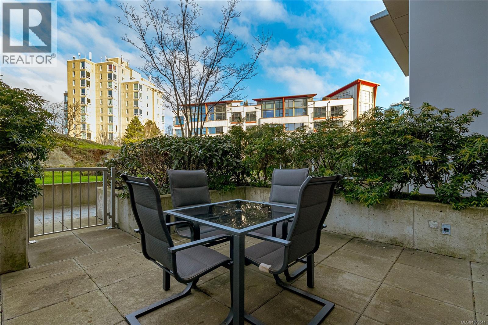 105 83 Saghalie Rd, Victoria