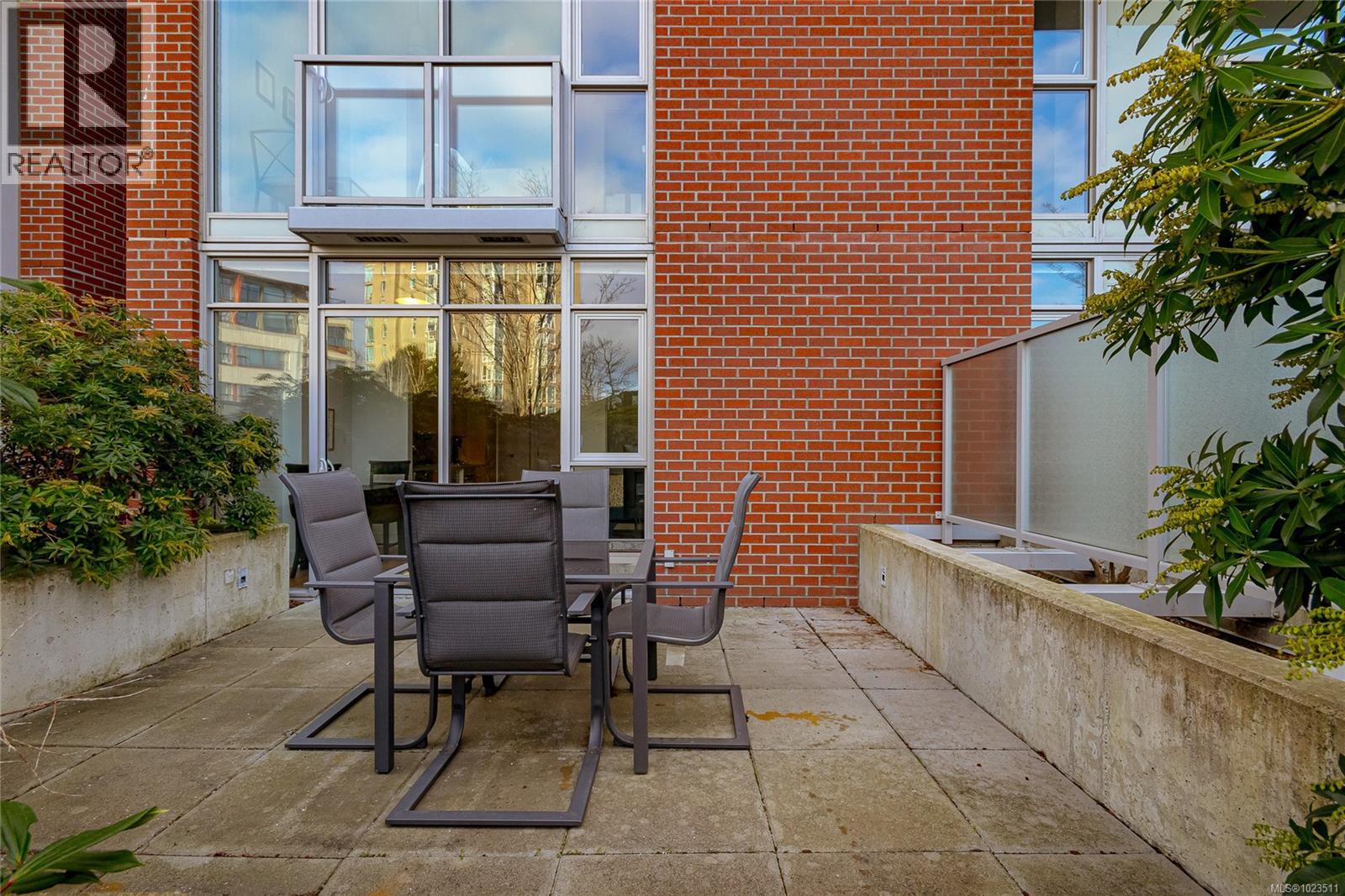 105 83 Saghalie Rd, Victoria