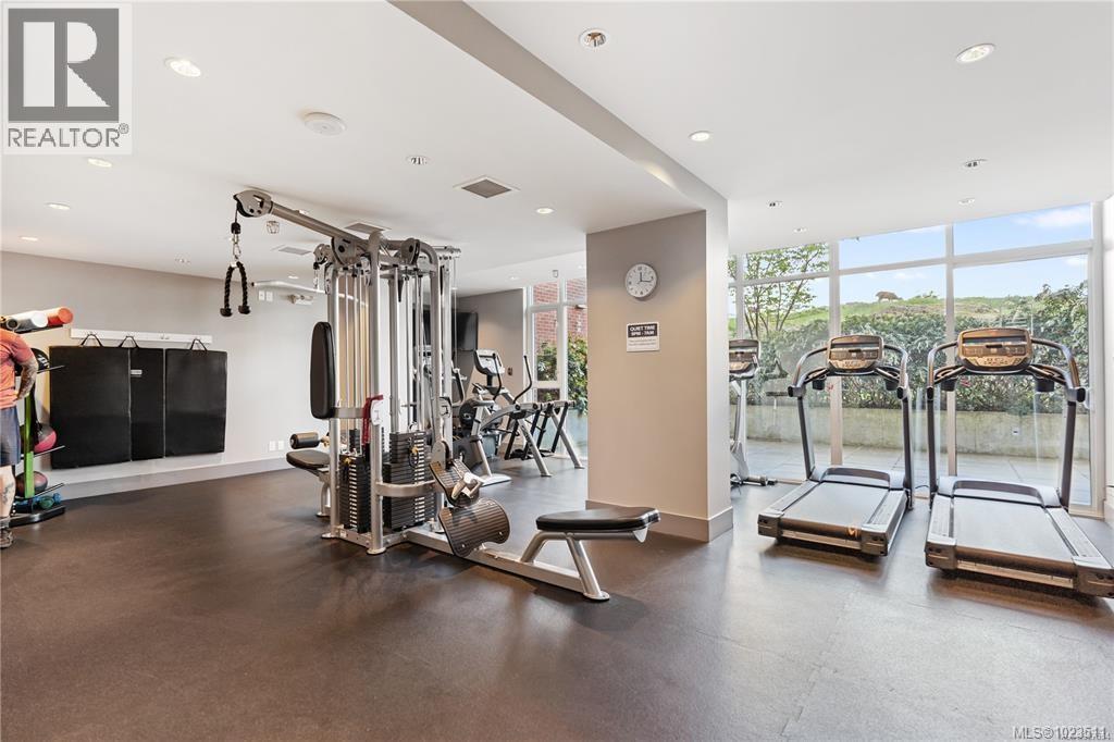 105 83 Saghalie Rd, Victoria