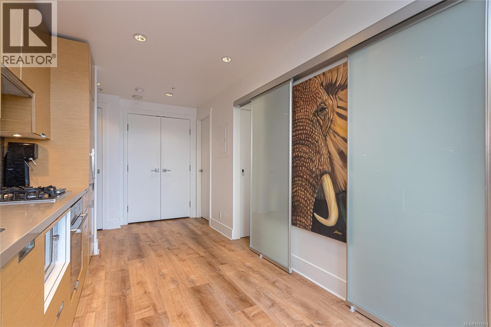 105 83 Saghalie Rd, Victoria