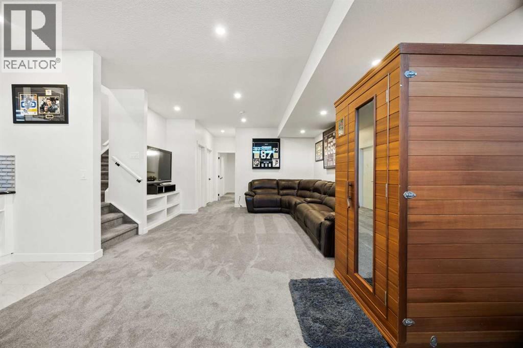 Single Family House for Sale in   Street NW Bowness Calgary 