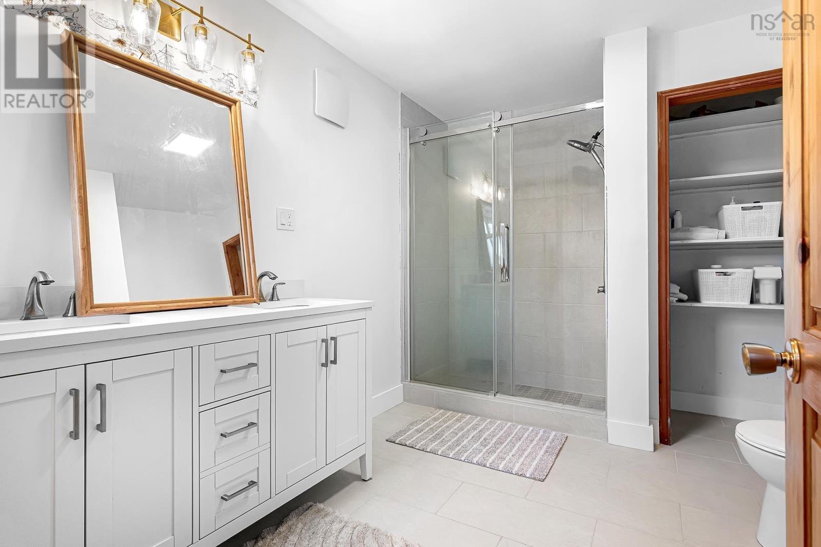 Property 15 of 51 of 420 Highway 246