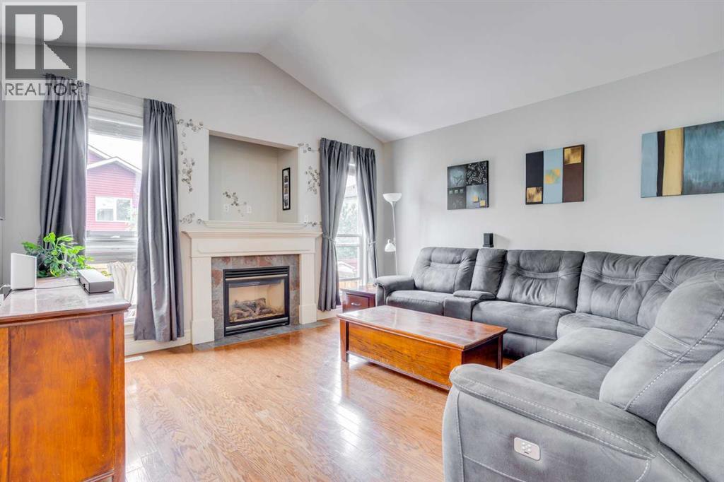 176 Maple Leaf Lane, Fort McMurray