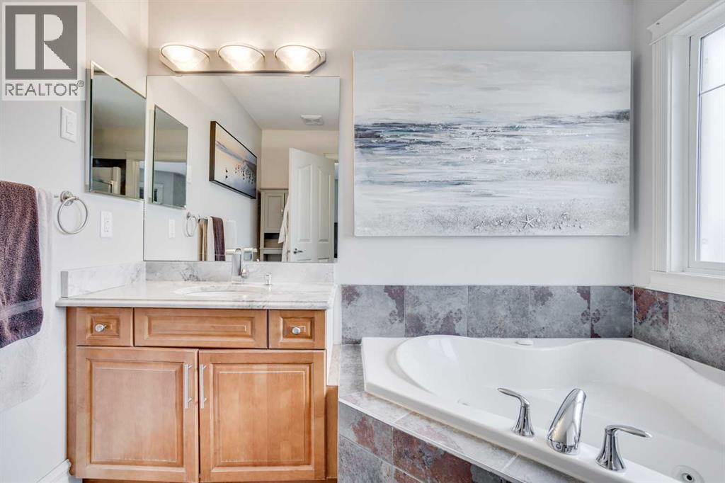 176 Maple Leaf Lane, Fort McMurray