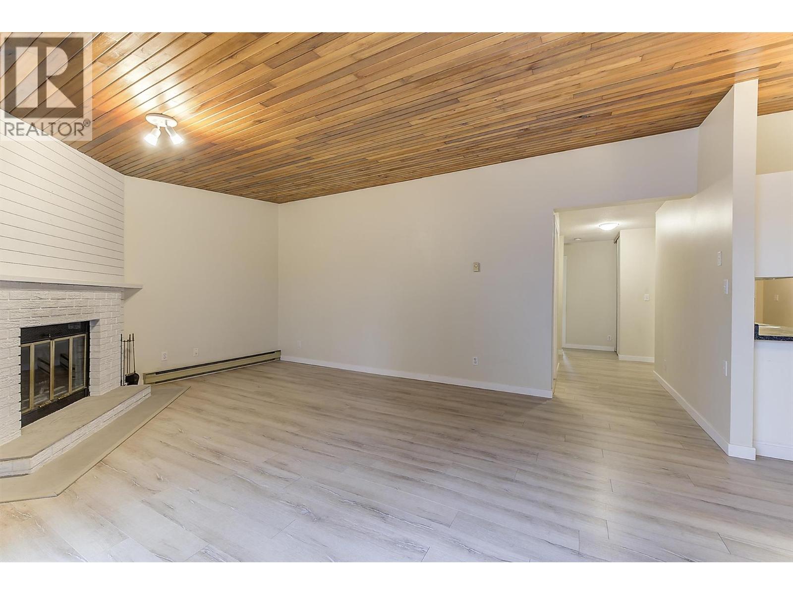 209 240 McIntosh Road, Kelowna