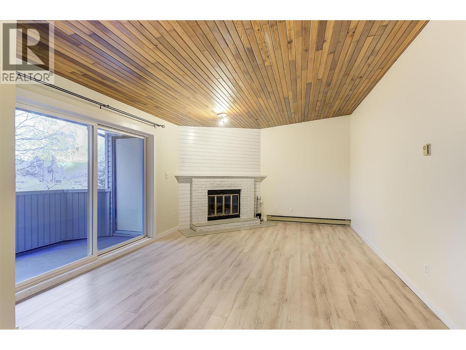 209 240 McIntosh Road, Kelowna