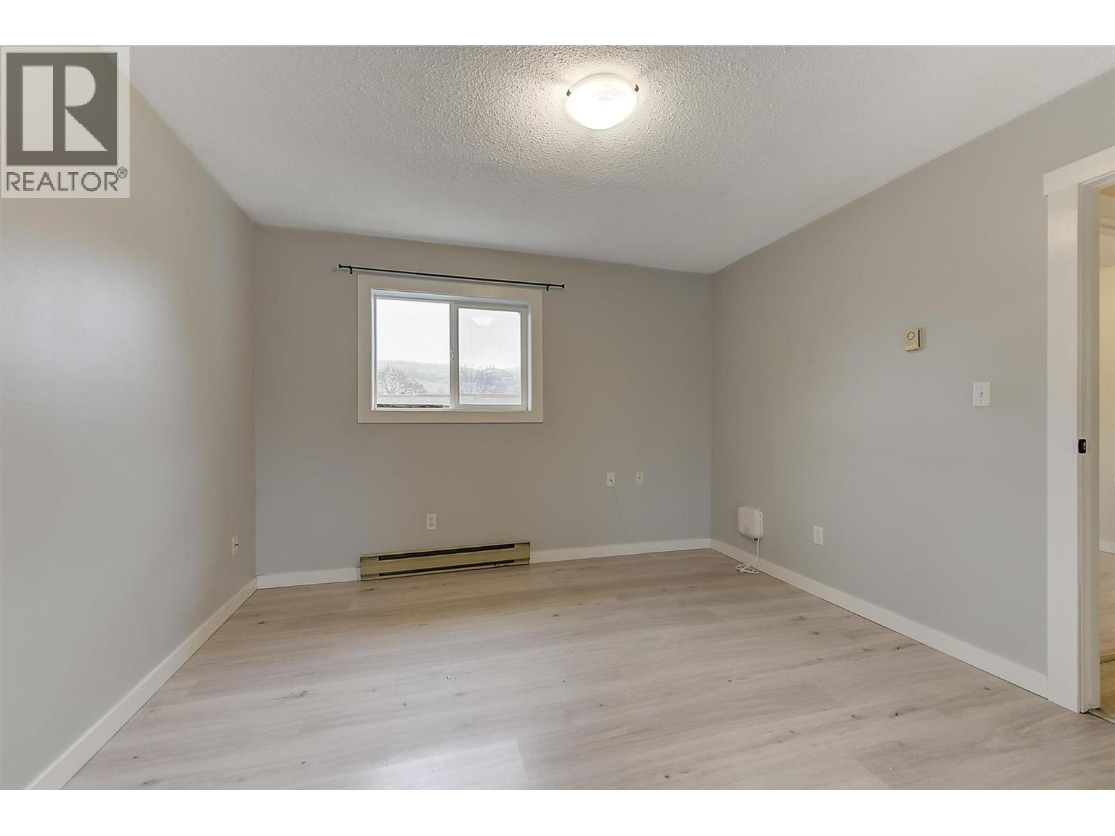 209 240 McIntosh Road, Kelowna