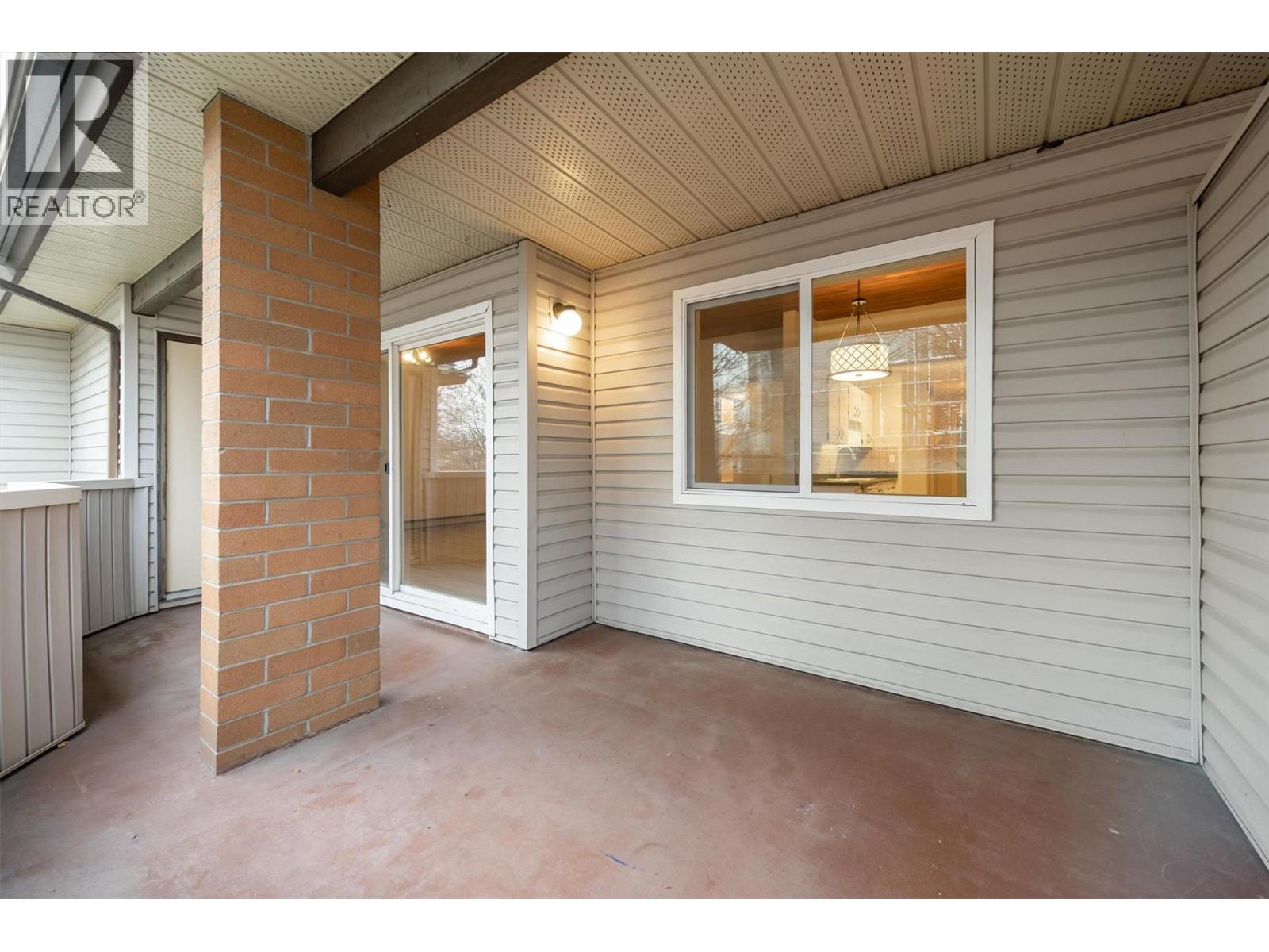 209 240 McIntosh Road, Kelowna